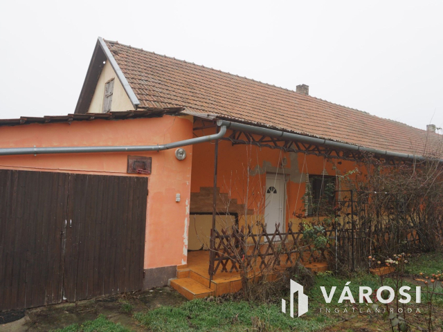 Tanya eladó Szanazug közelében