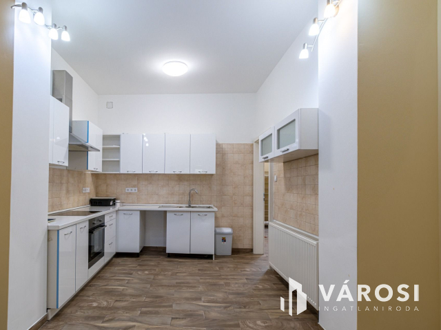 Többgenerációs, 4 lakásos családi ház a X. kerületben Eladó!