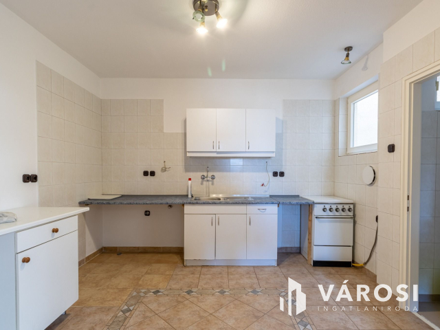 Többgenerációs, 4 lakásos családi ház a X. kerületben Eladó!