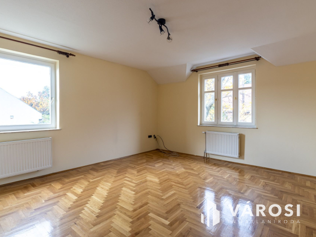 Többgenerációs, 4 lakásos családi ház a X. kerületben Eladó!