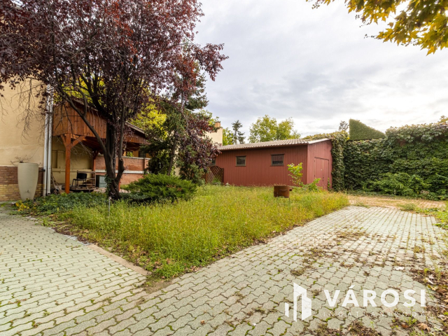 Többgenerációs, 4 lakásos családi ház a X. kerületben Eladó!