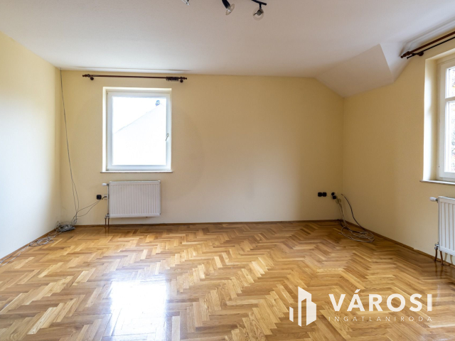 Többgenerációs, 4 lakásos családi ház a X. kerületben Eladó!