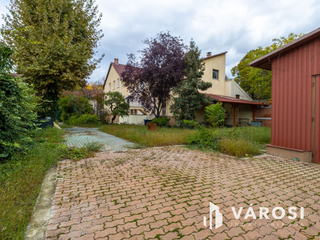 Többgenerációs, 4 lakásos családi ház a X. kerületben Eladó!