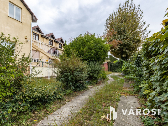 Többgenerációs, 4 lakásos családi ház a X. kerületben Eladó!