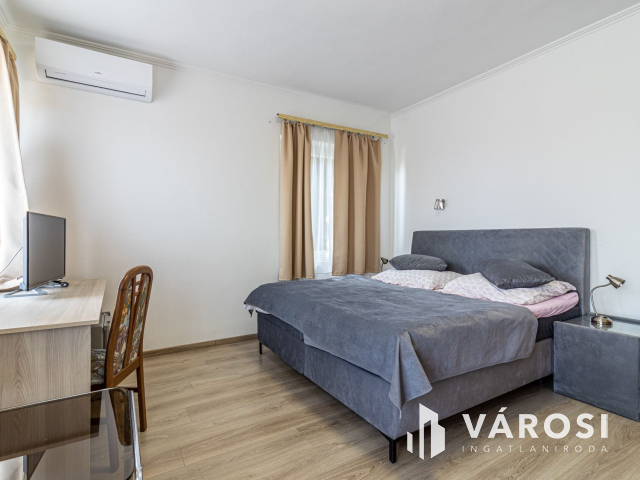 Zalakaroson 7 lakrészes apartmanház étteremmel együtt eladó!