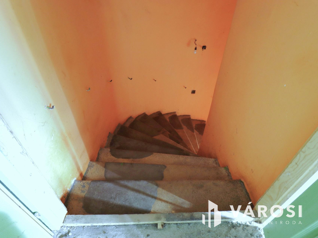 Befektetési lehetőség Vállalkozásra alkalmas 2 szintes ház