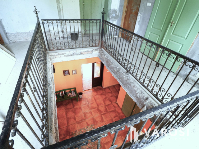 Befektetési lehetőség Vállalkozásra alkalmas 2 szintes ház