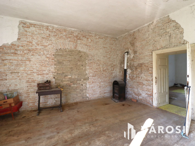 Befektetési lehetőség Vállalkozásra alkalmas 2 szintes ház