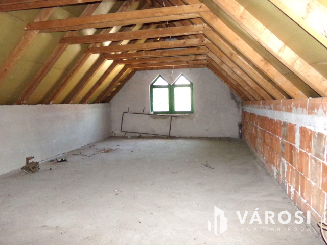 Ipari övezet szomszédságában üzleti lehetőség