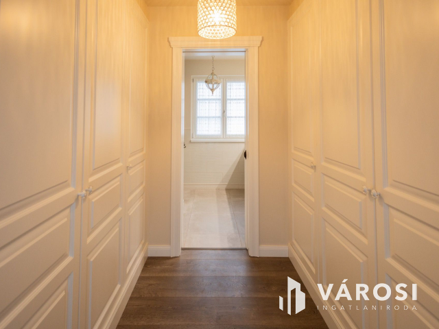 Mediterrán hangulatú ingatlan az Aranyparton