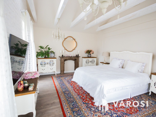 Mediterrán hangulatú ingatlan az Aranyparton