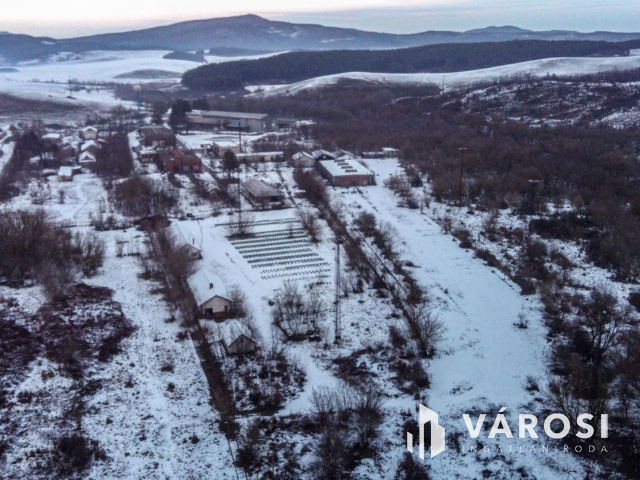 10,7 hektár ipari terület, épületekkel eladó Bátonyterenyén!