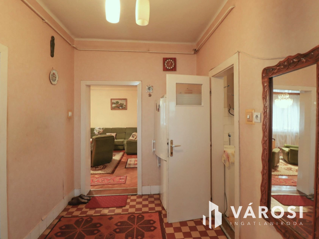 Eladó ház Győr  -  2 generáció, vállalkozás.. - Ön dönt!