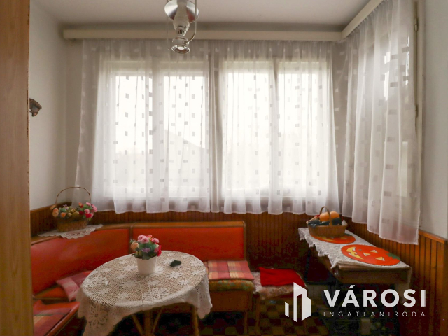 Eladó ház Győr  -  2 generáció, vállalkozás.. - Ön dönt!