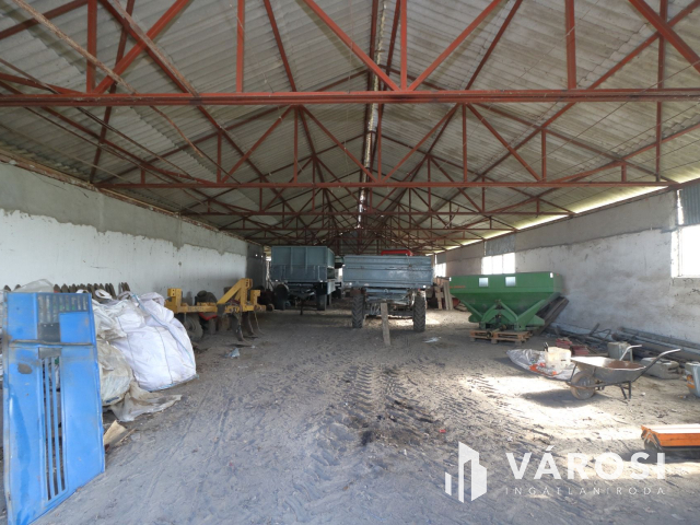 Két generációs gazdálkodásra alkalmas tanya