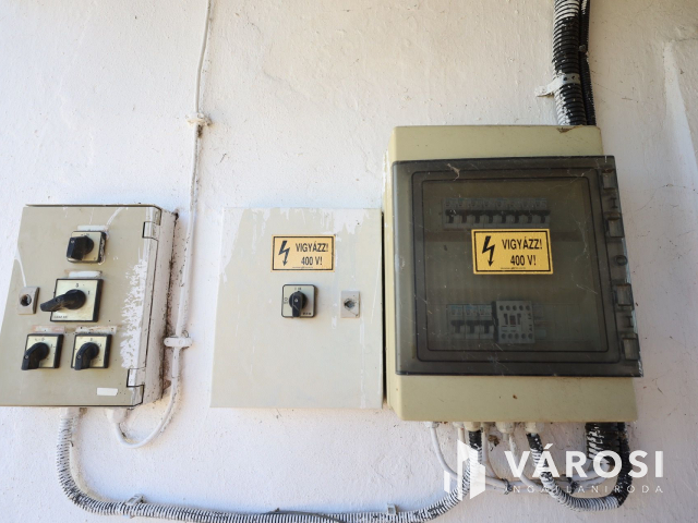 Eladó sertéstelep Szeghalom határában 11 ha területen