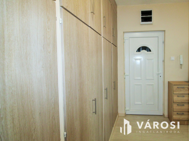 Nagy lakás a Centernél