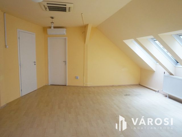 Fiatalos irodaház hosszú távra kiadó!