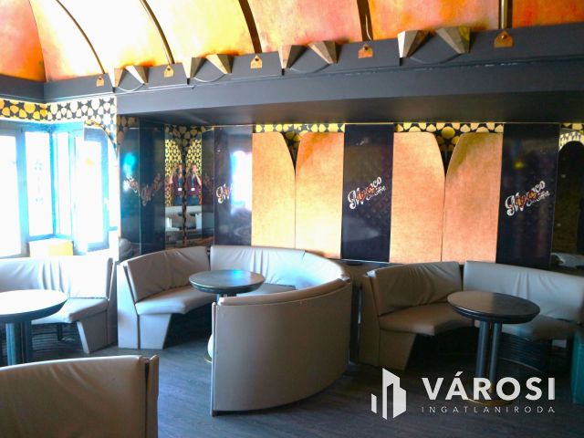 Körmend főterén,befektetőnek, vendéglátó egység kiadó-eladó