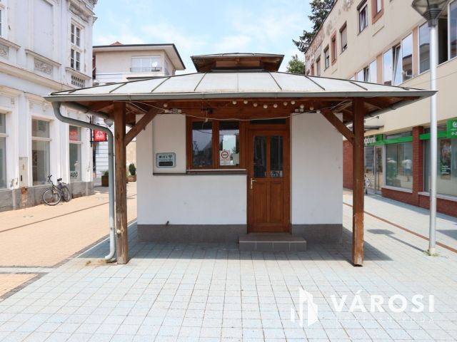 Körmend főterén,befektetőnek, vendéglátó egység kiadó-eladó