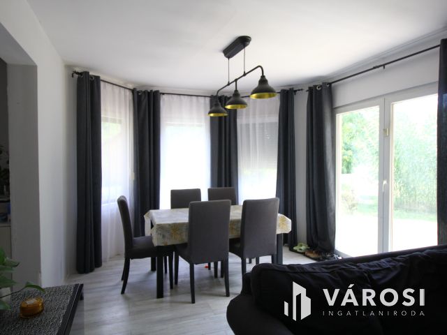 Napelemes tanya Balástyán