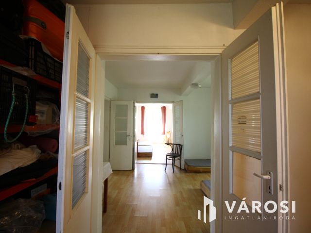 Madárcsicsergős tanya, nagy telekkel