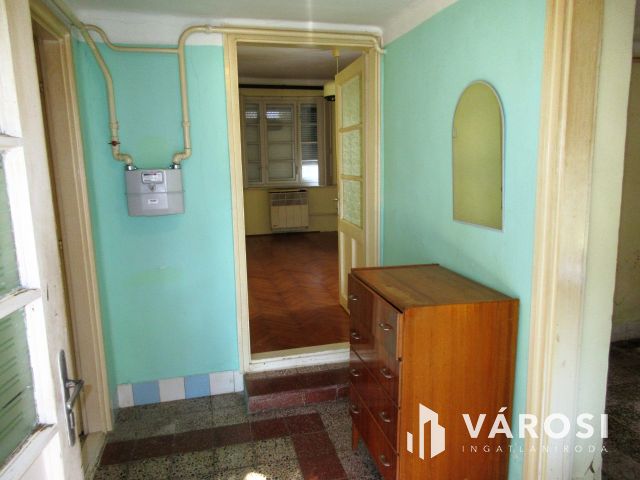 Szentesen Rákóczi utcán családi ház!