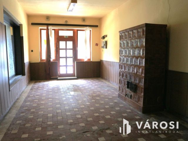 Szentgotthárd-Zsida régi ital-vegyesbolt befektetőnek eladó