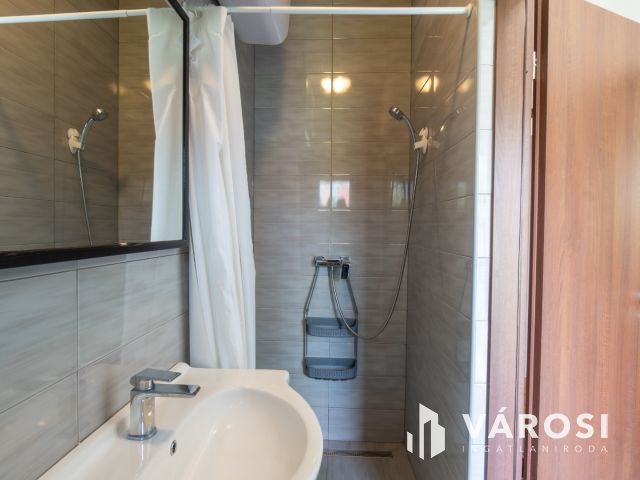 Két ingatlan egy telken, különleges lehetőség