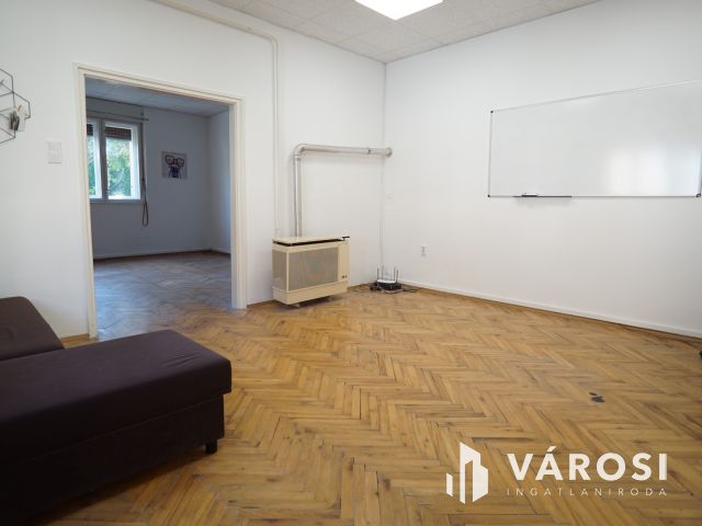 Kiadó lehetőségekben gazdag ingatlan a Belvárosban