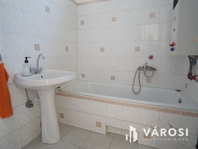 Kiadó lehetőségekben gazdag ingatlan a Belvárosban