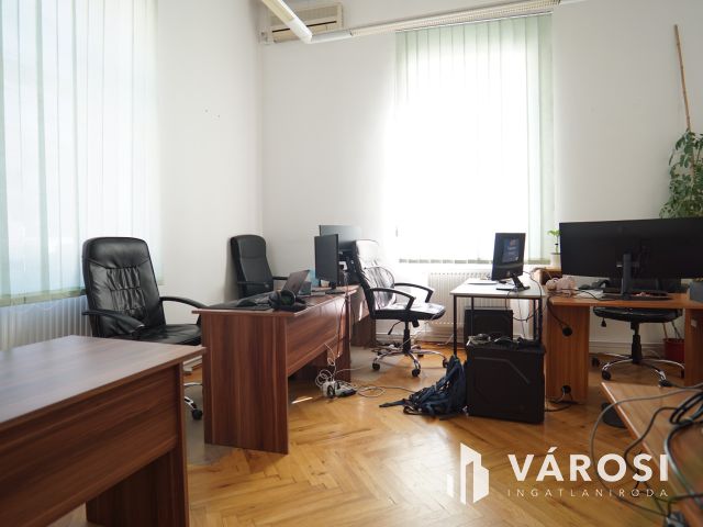Kiadó lehetőségekben gazdag ingatlan a Belvárosban