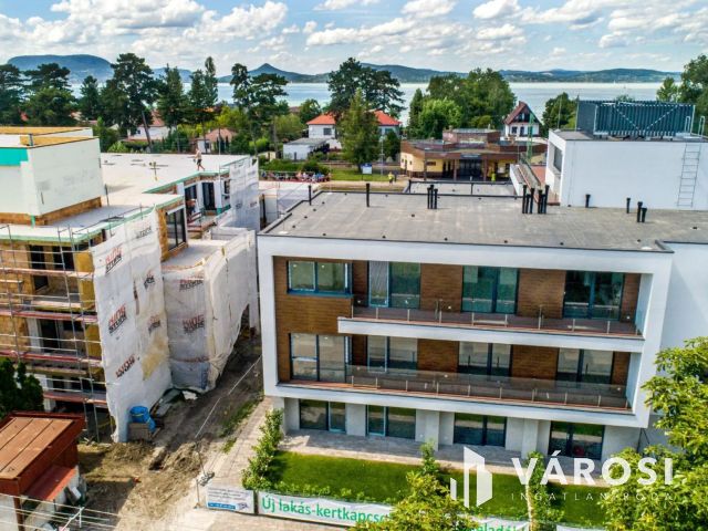 Új építésű lakás (A74), a Balatontól 200 méter távolságra