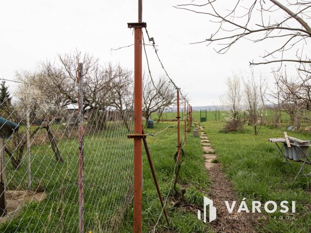 Nyugodt környéken eladó ház Töltéstaván