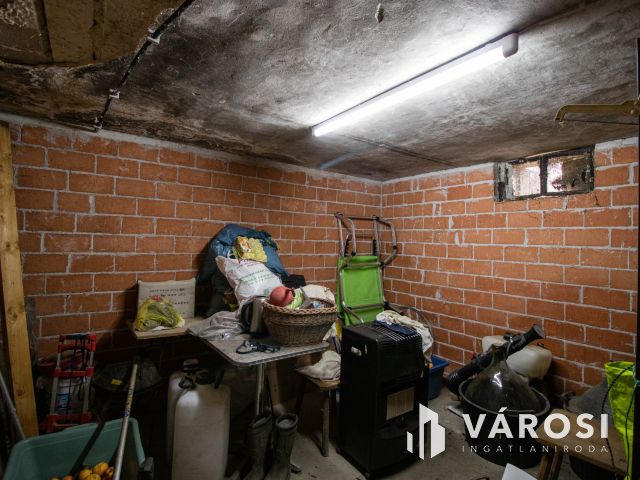 Nyugodt környéken eladó ház Töltéstaván