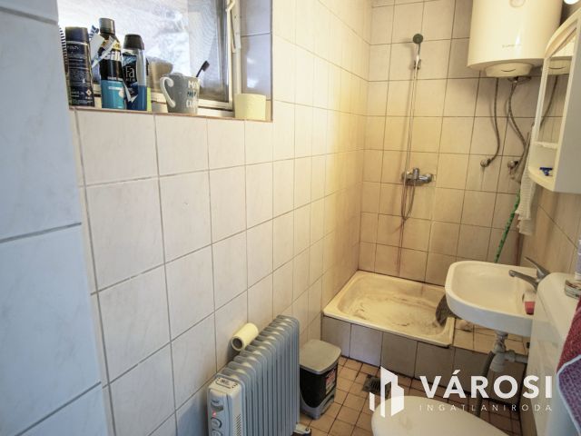 Nyugodt környéken eladó ház Töltéstaván