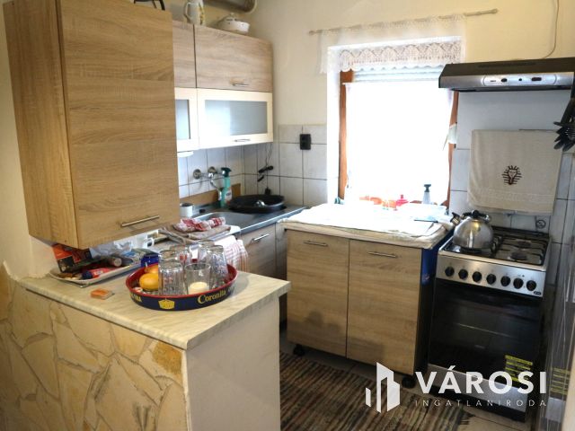 Táplánszentkereszt,2generációs,5szoba,családi h. eladó.