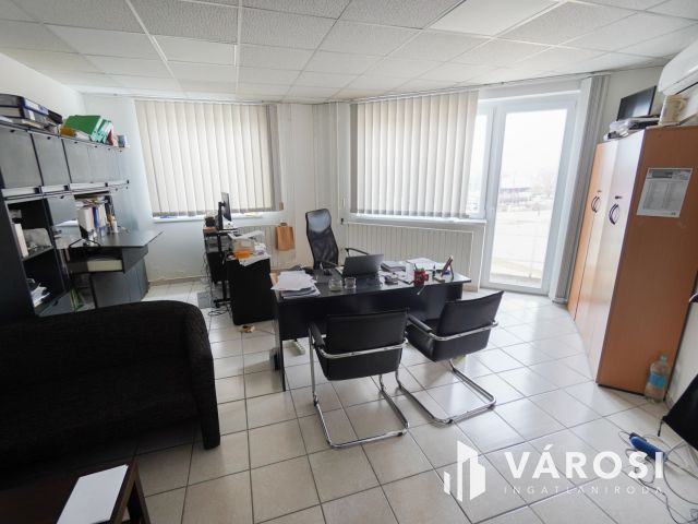 Többfunkciós üzlethelyiség Vértesszőlősön!