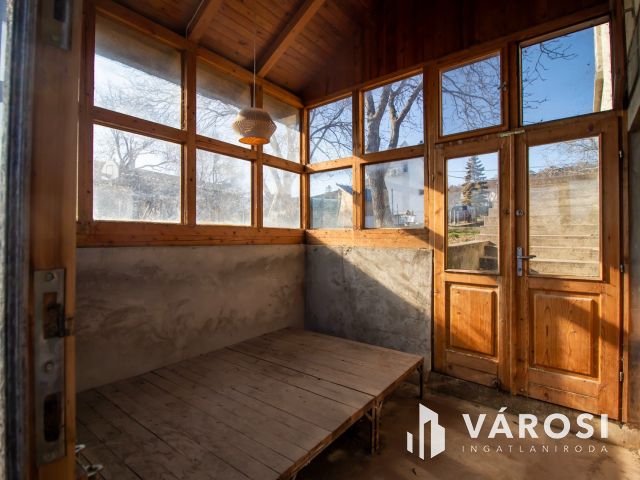 Madárcsicsergős, panorámás kis ház