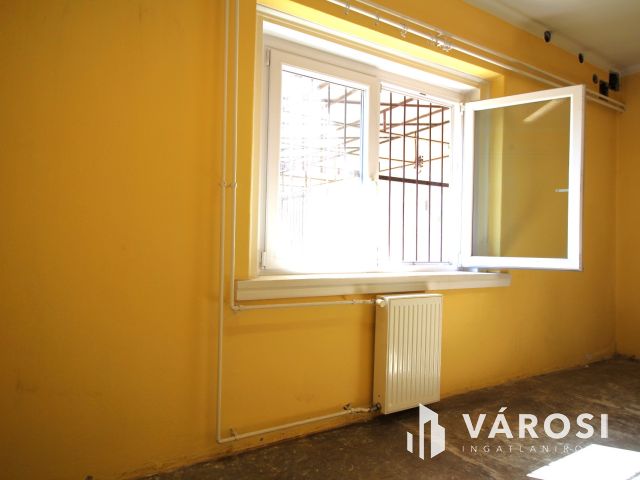 Eladó egy szintes 197 nm-es, összkomfortos családi ház!