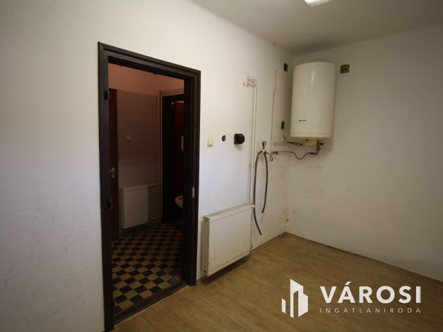 Eladó egy szintes 197 nm-es, összkomfortos családi ház!