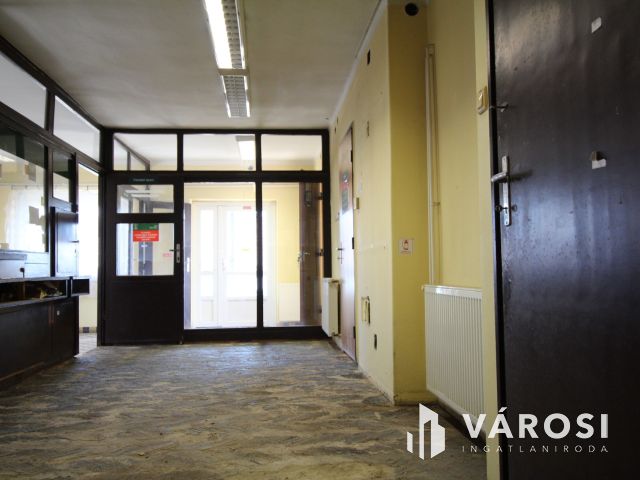 Eladó egy szintes 197 nm-es, összkomfortos családi ház!