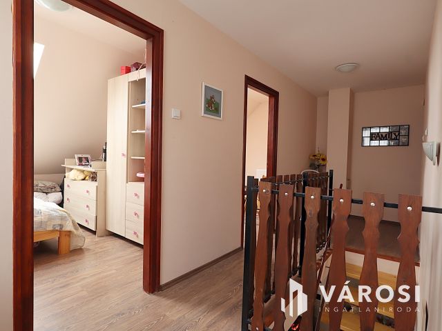 Parádóhután igényesen felújított ikerház eladó