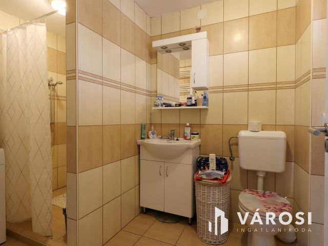 Parádóhután igényesen felújított ikerház eladó