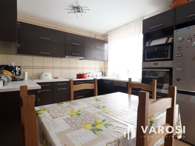 Parádóhután igényesen felújított ikerház eladó