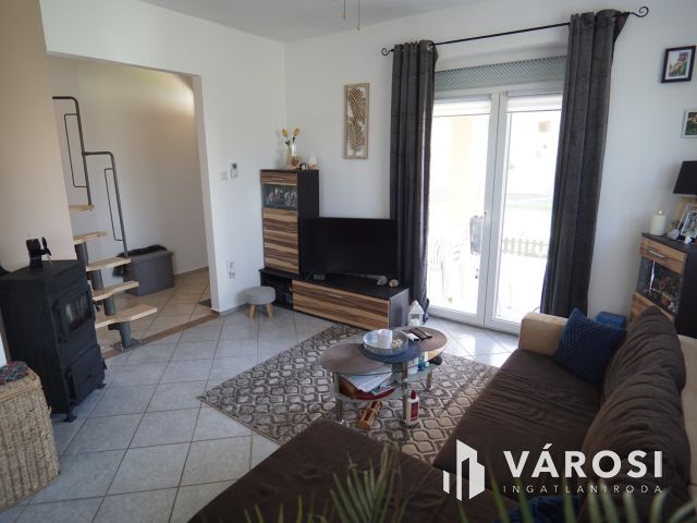 Jó elrendezésű, modern családi ház!