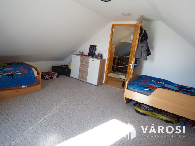 Jó elrendezésű, modern családi ház!