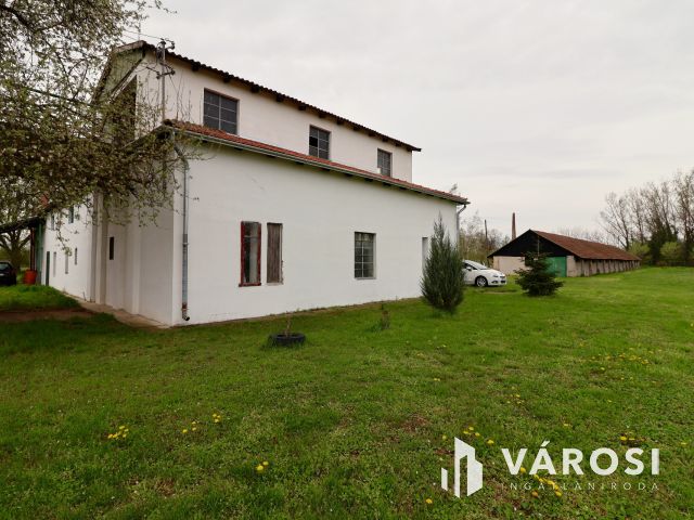 Eladó „hacienda”  Battonyán