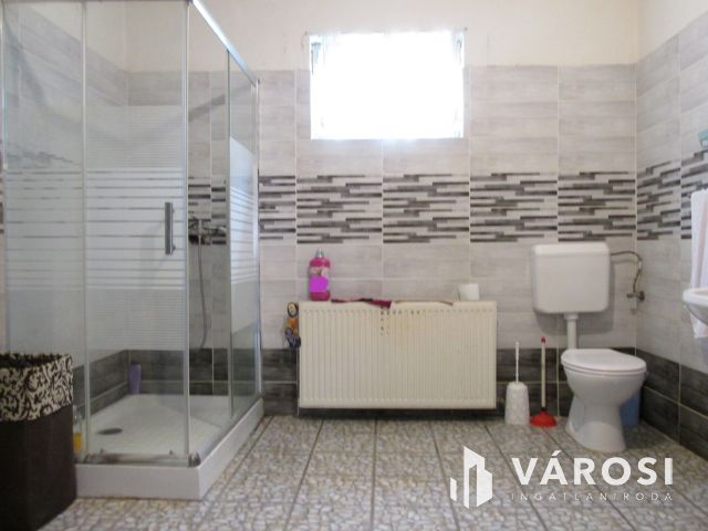 A falu szélén nyugodt helyen, friss levegővel