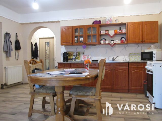 A falu szélén nyugodt helyen, friss levegővel